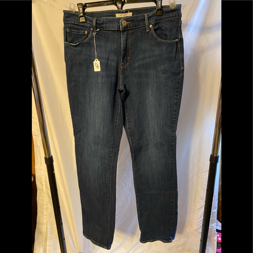 EUC Levi’s denim jeans. Size 31.
